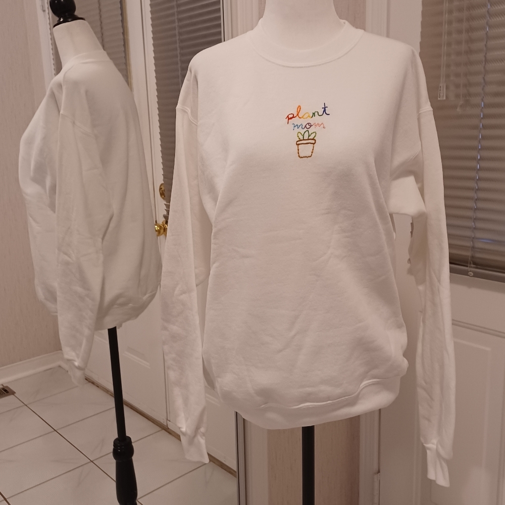 New "Plant Mom" White Sweatshirt - Size S (Men) or M (Women)